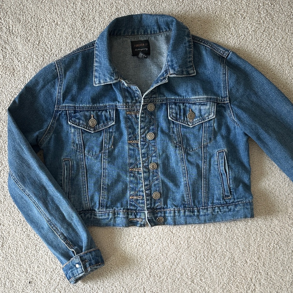 Forever 21 Classic Blue Denim Jacket cropped